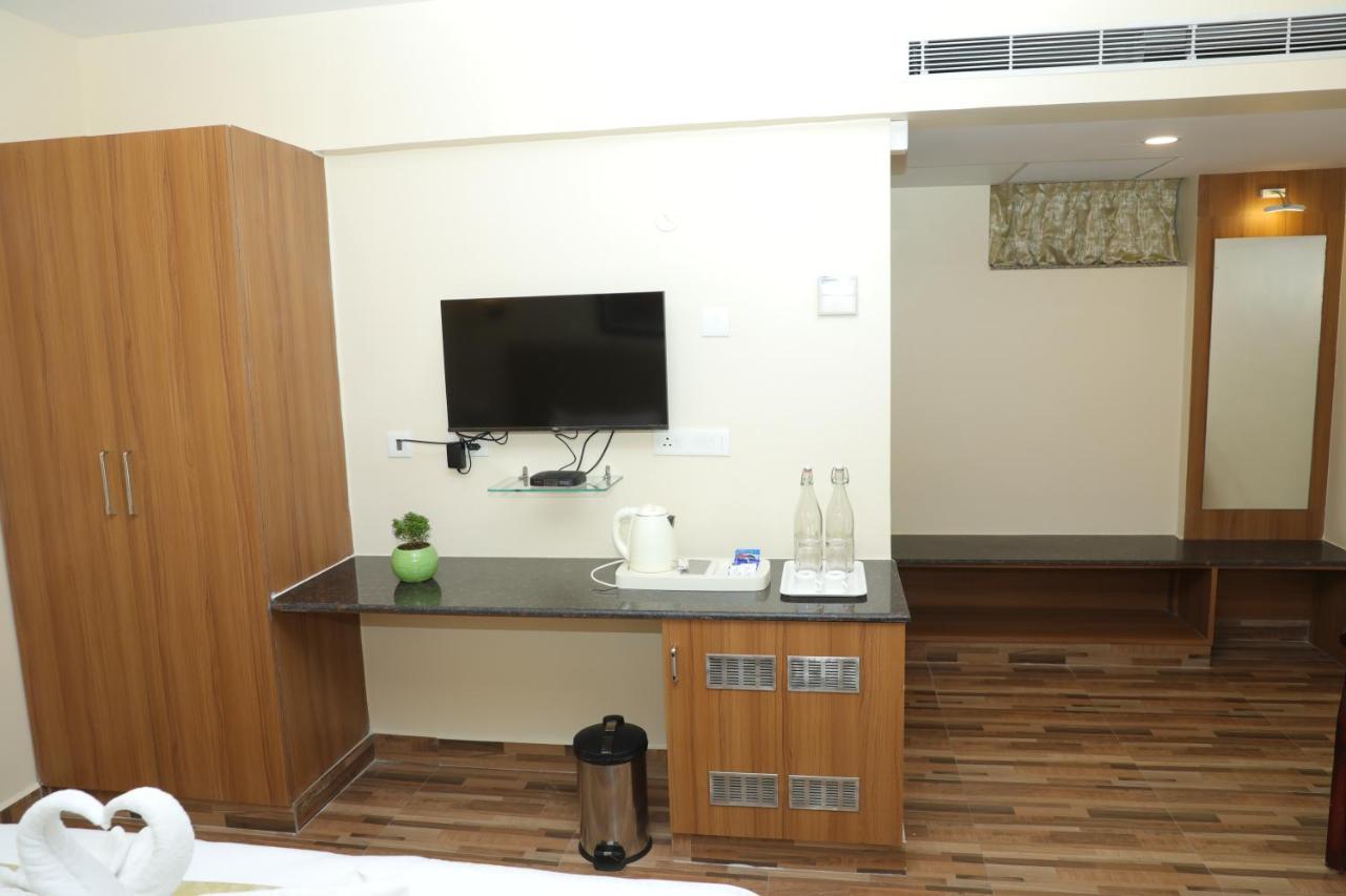 Gadiraju Palace Convention Centre&Hotel Visakhapatnam Extérieur photo