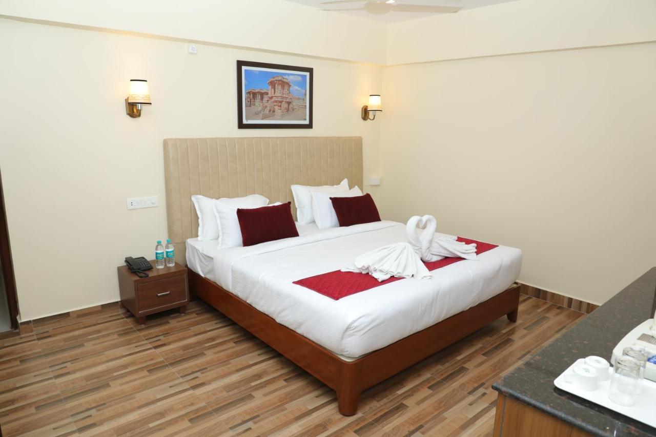 Gadiraju Palace Convention Centre&Hotel Visakhapatnam Extérieur photo