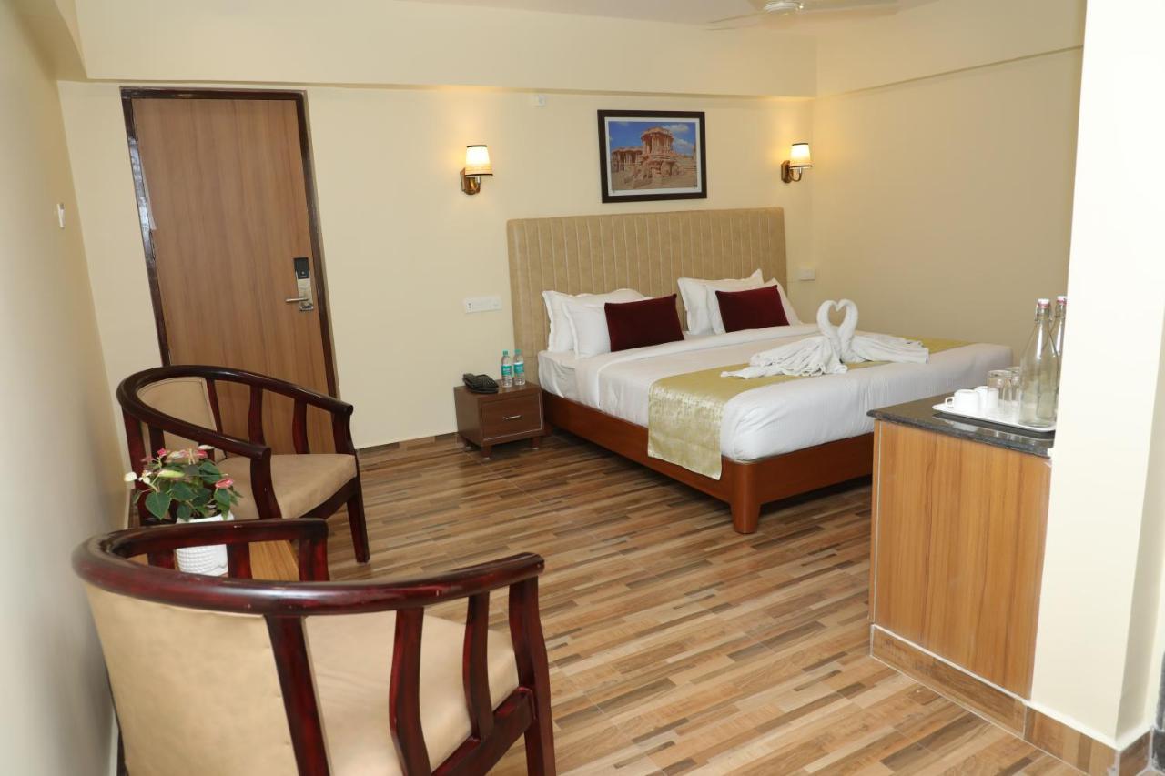 Gadiraju Palace Convention Centre&Hotel Visakhapatnam Extérieur photo