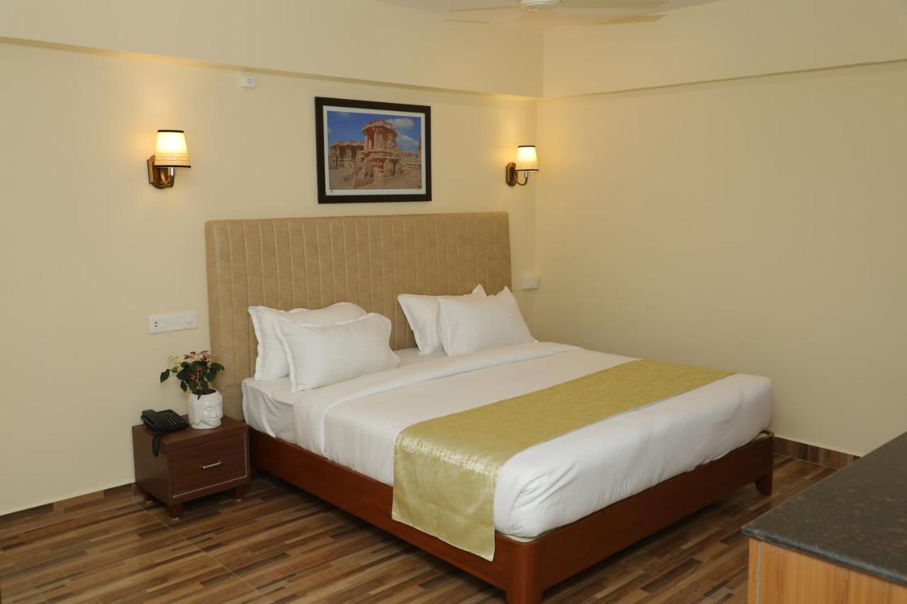 Gadiraju Palace Convention Centre&Hotel Visakhapatnam Extérieur photo