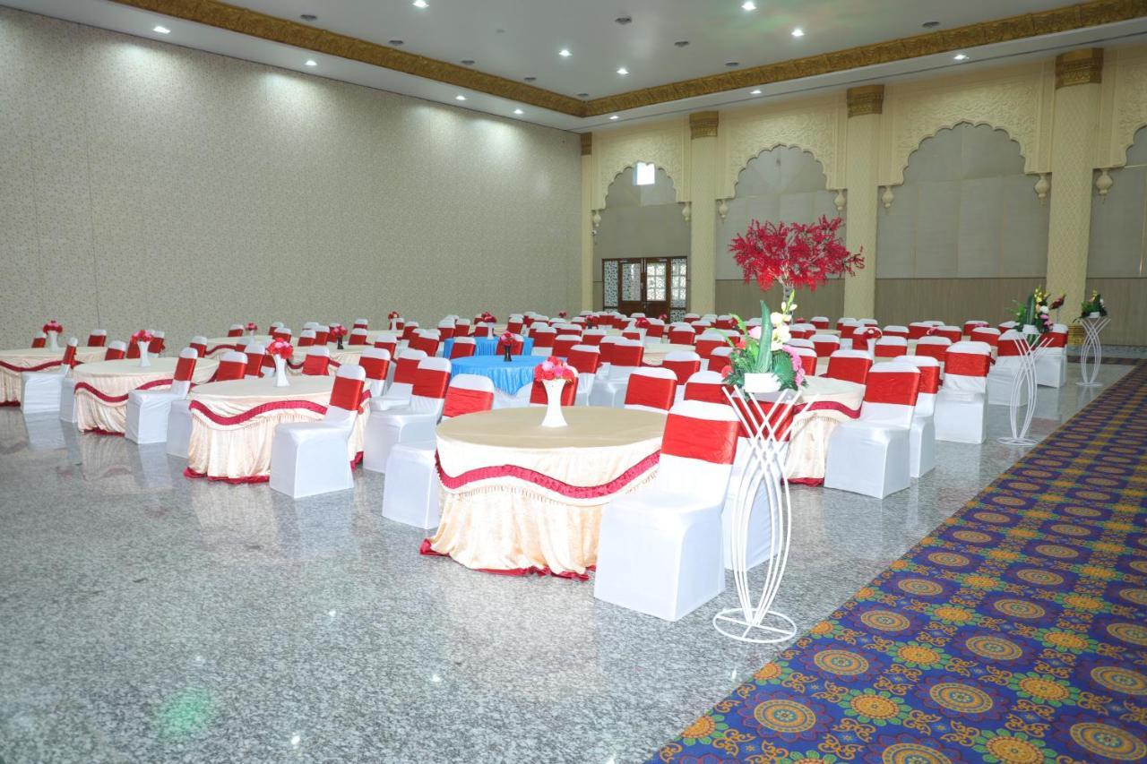 Gadiraju Palace Convention Centre&Hotel Visakhapatnam Extérieur photo