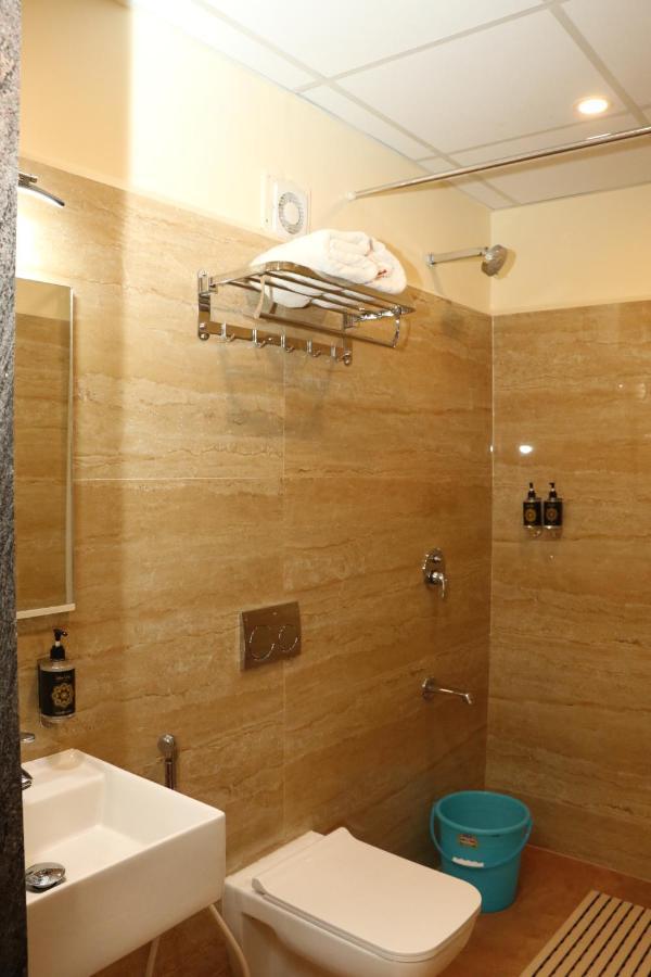 Gadiraju Palace Convention Centre&Hotel Visakhapatnam Extérieur photo