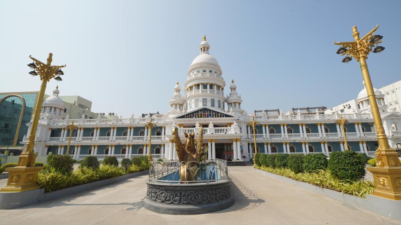 Gadiraju Palace Convention Centre&Hotel Visakhapatnam Extérieur photo