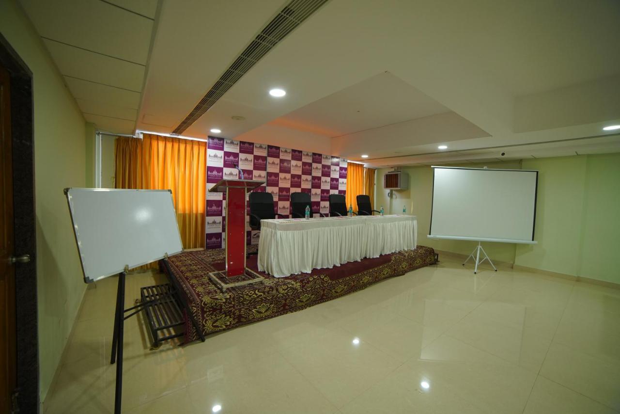 Gadiraju Palace Convention Centre&Hotel Visakhapatnam Extérieur photo