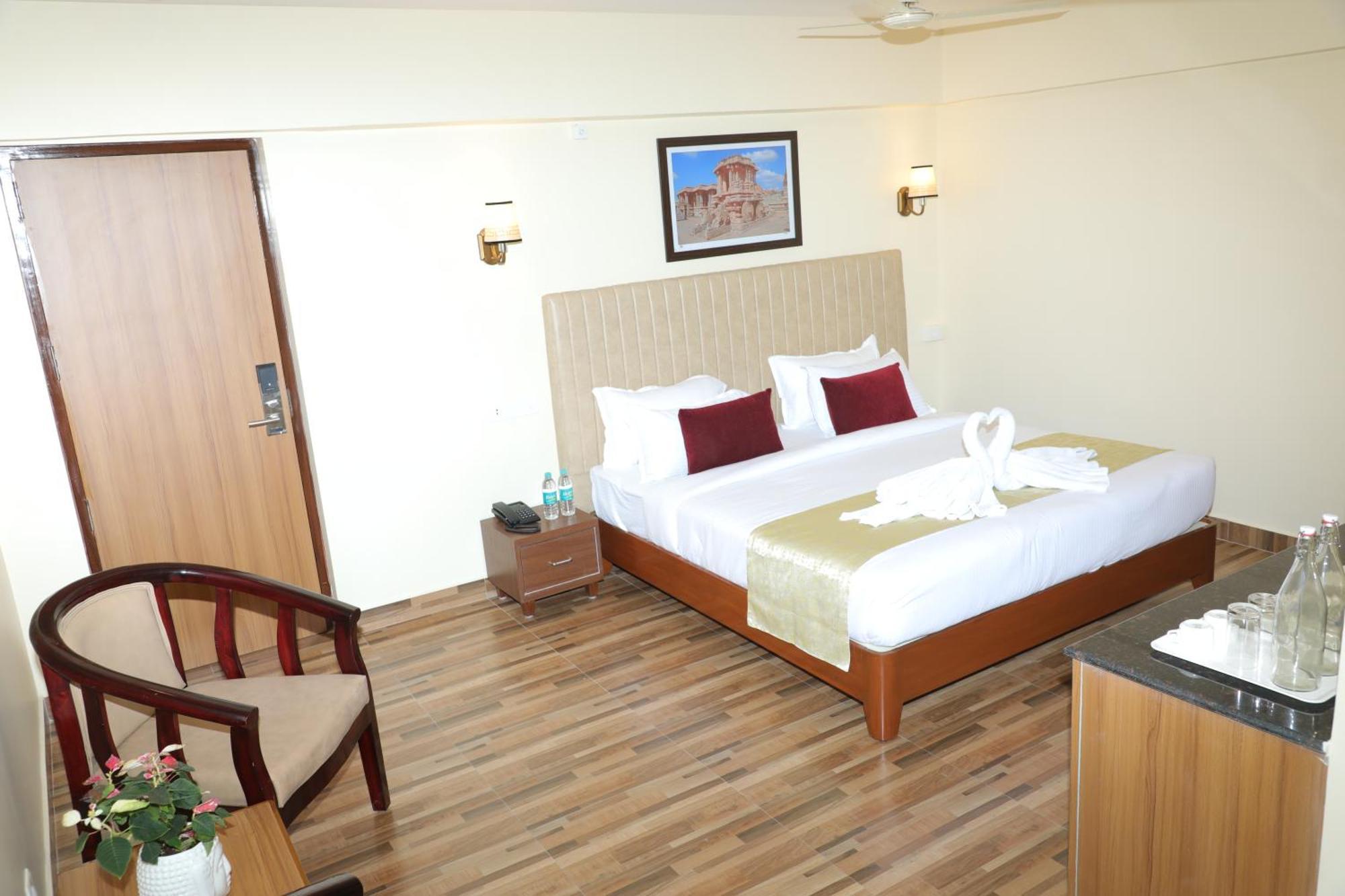 Gadiraju Palace Convention Centre&Hotel Visakhapatnam Extérieur photo